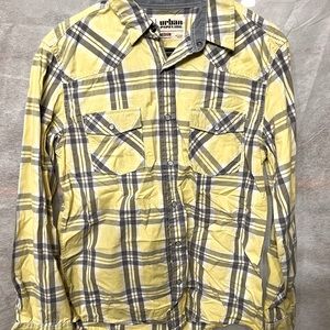 Urban Pipeline - pearl snap plaid - mens size Medium